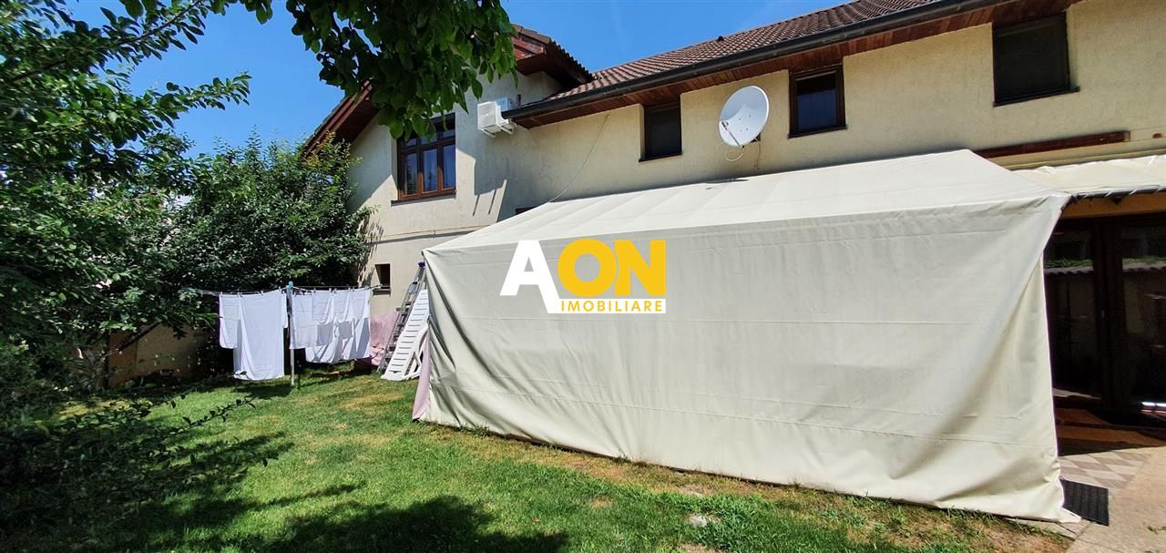 Casa 10 camere, ideala ca pensiune, zona Cetatii Alba Carolina - Poză 3