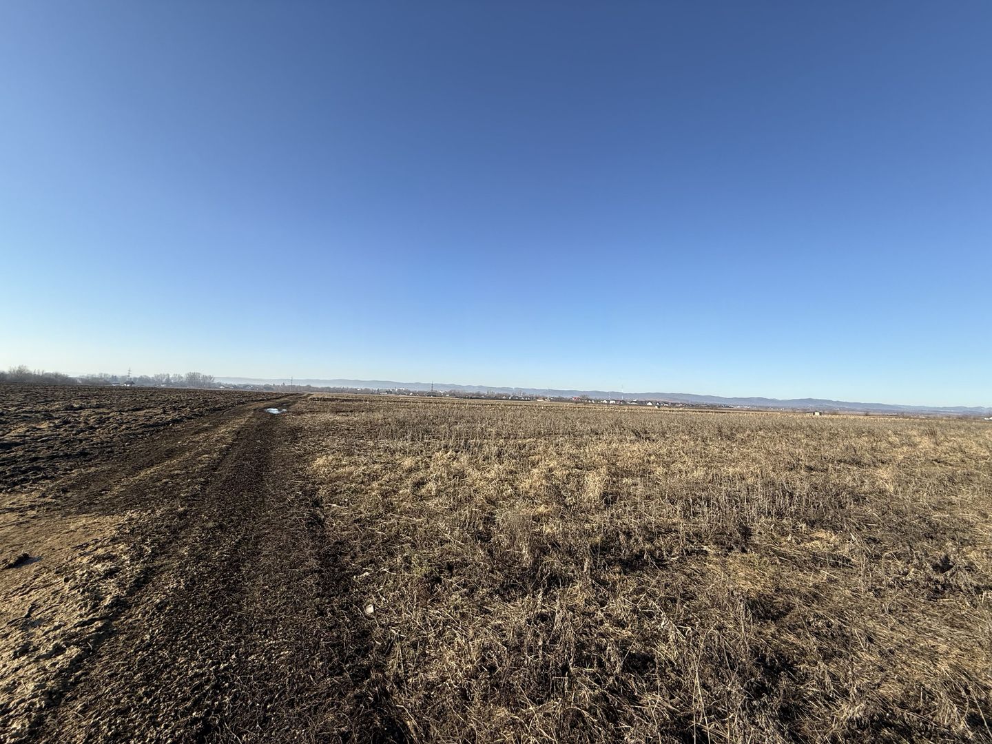 Teren extravilan | Rădăuți | 600 m de centură | 20 m front - Poză 4