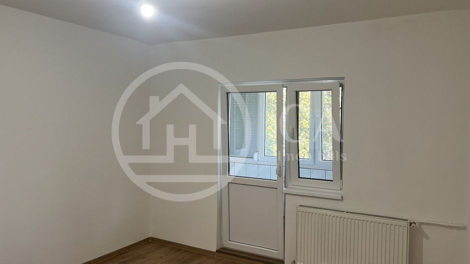Apartament cu 3 camere de vanzare zona Decebal Oradea - Poză 1