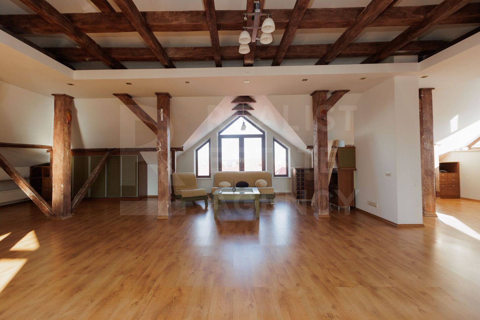 Chirie, casă, 3 nivele, strada Frumoasa, Centru - Poză 9