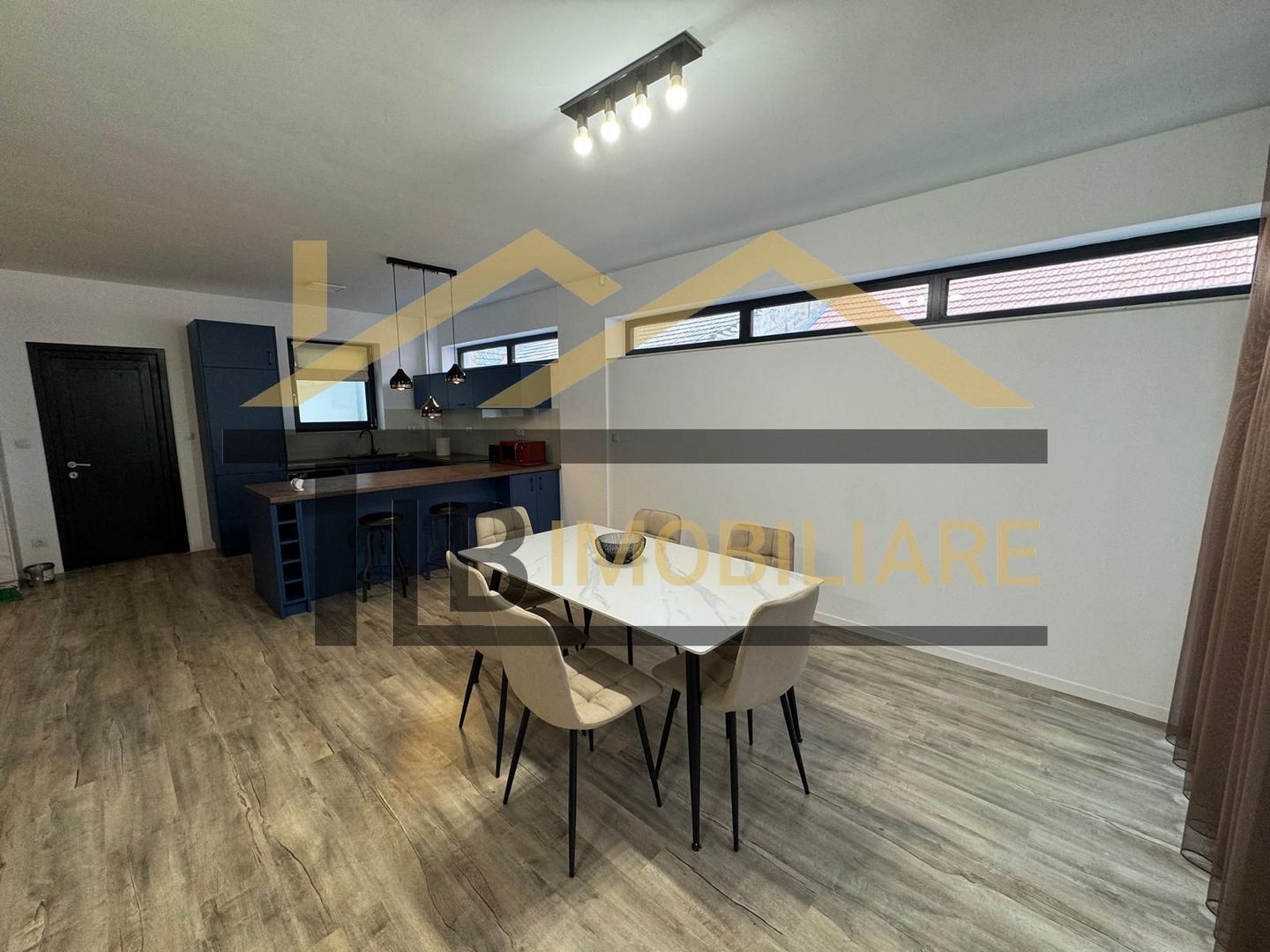 Apartament de 2 camere, 78mp, parcare, zona strazii Revolutiei - Poză 6
