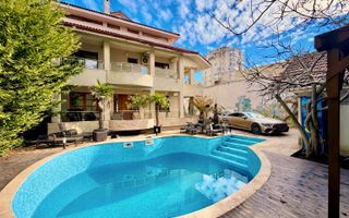 Vila / Casa de lux de vanzare  1000mp teren Str. Primaverii Constanta - Poză 1