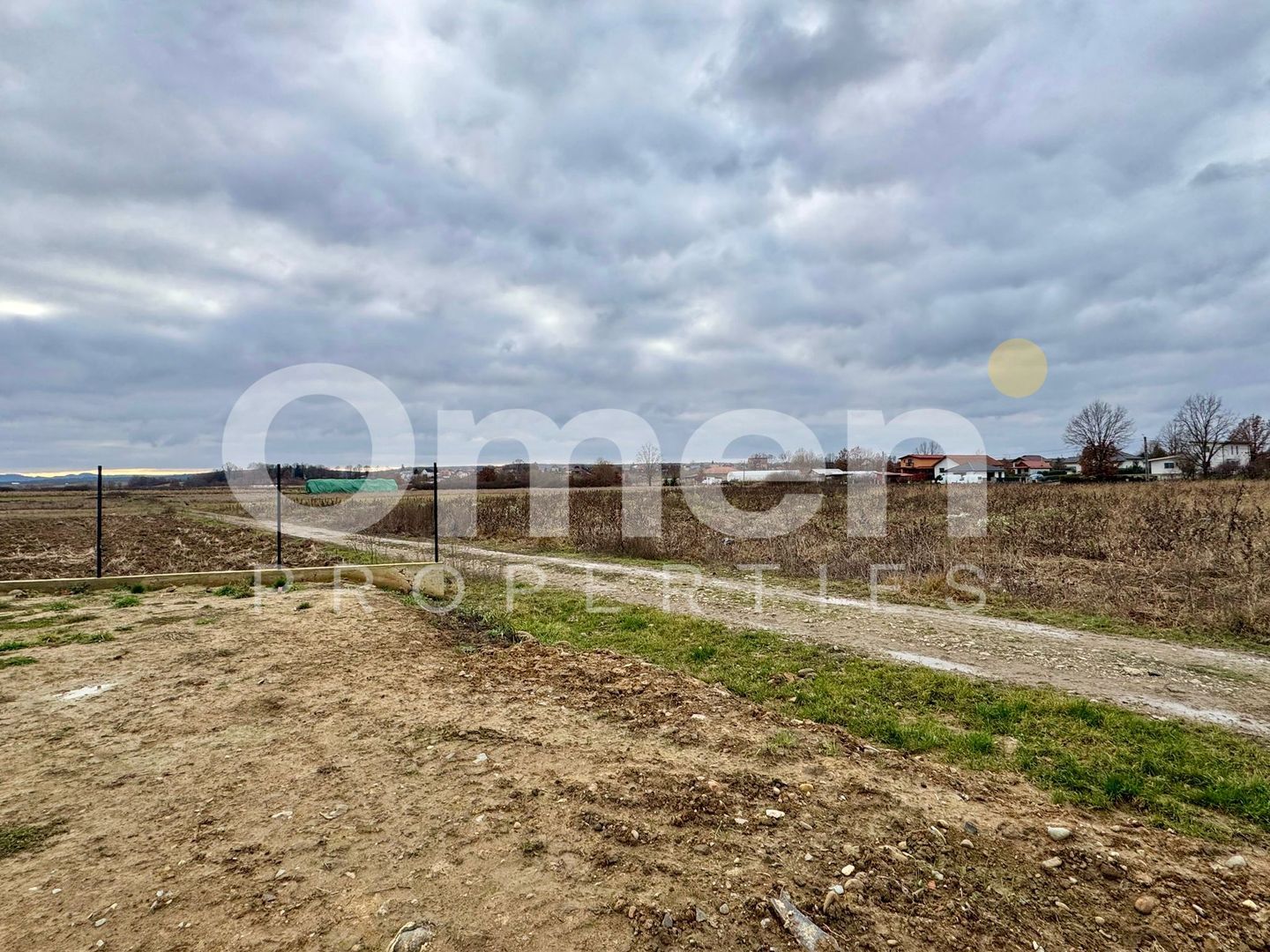 Teren intravilan cu fundație | panoramă deosebită | Cătălina | 1000 mp - Poză 3