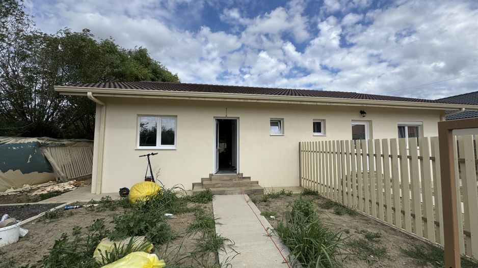 Sanmihaiu Roman, Duplex pe Parter, 3 camere,2 bai,terasa spatioasa - Poză 1