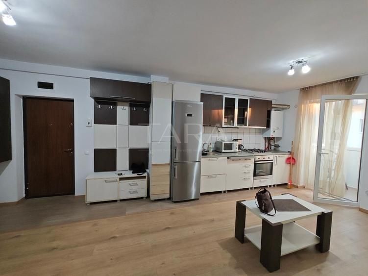 Apartament renovat recent, cu loc de parcare opțional, zona linistita. - Poză 1