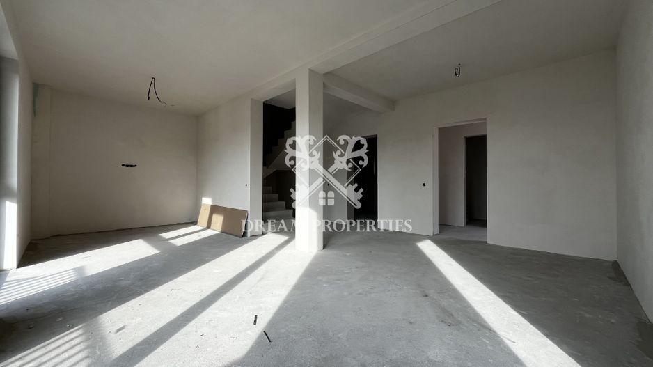 Duplex de vânzare în Dezmir, priveliște superbă! - Poză 4