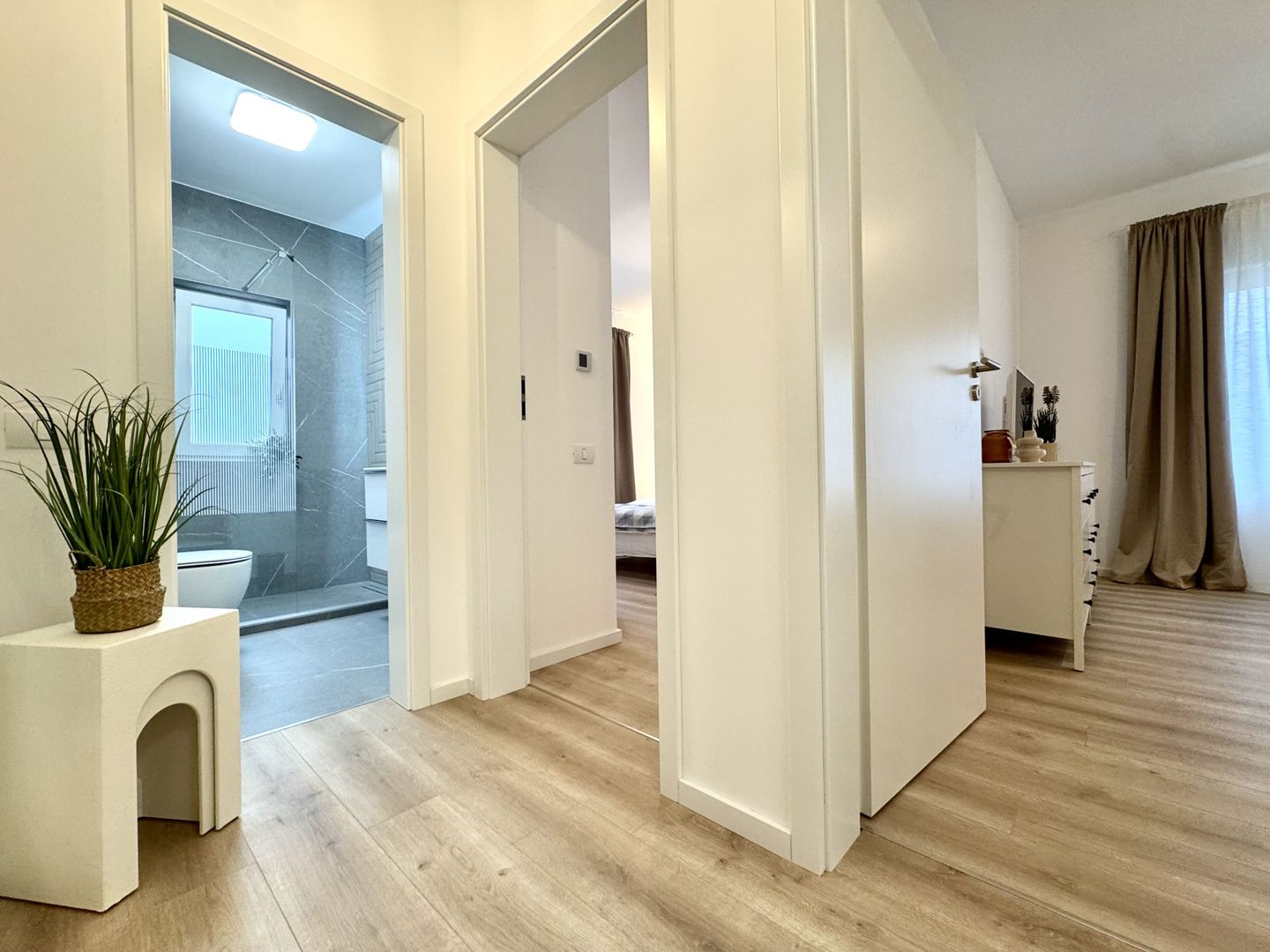 Apartament exclusivist cu grădină — confortul unei case - Mosnița Nouǎ - Poză 18