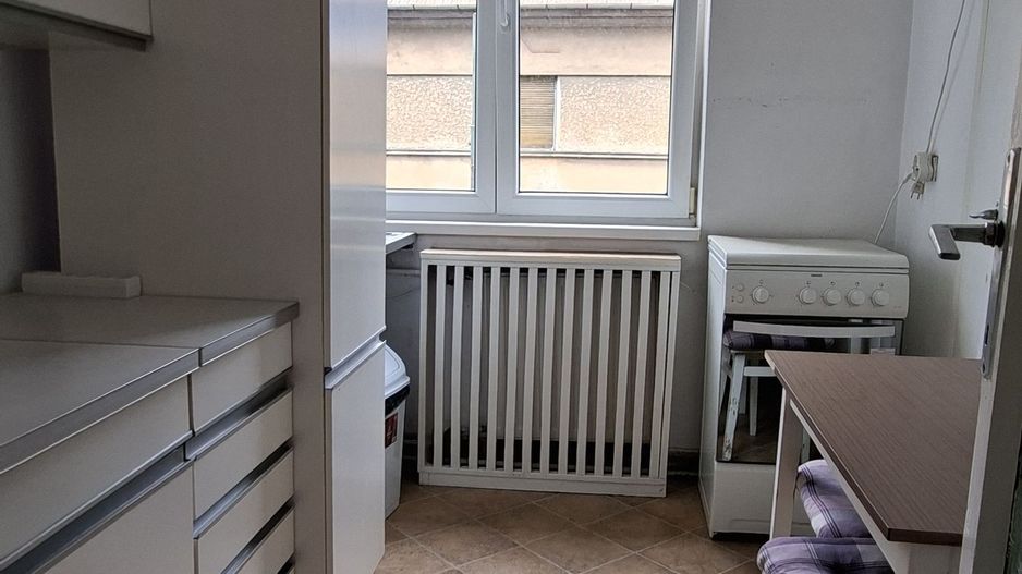 Apartament cu 3 camere - Centru - Poză 9