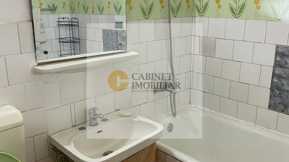 2 Camere - 50MP | 1980 | Metrou Lujer la 2 minute - Poză 7