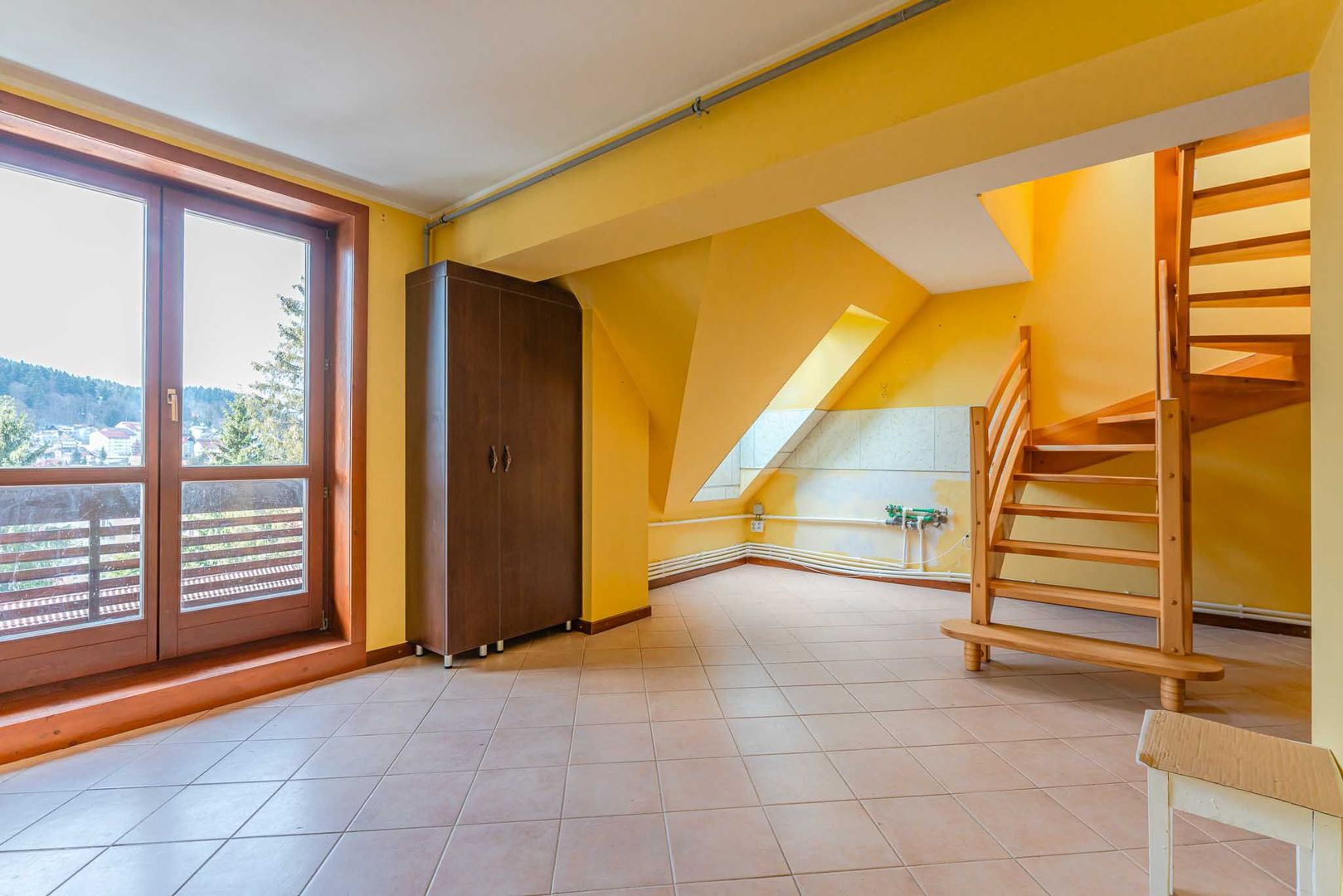 Apartament cu două dormitoare în Predeal, aproape de Pârtia Clăbucet - Poză 5