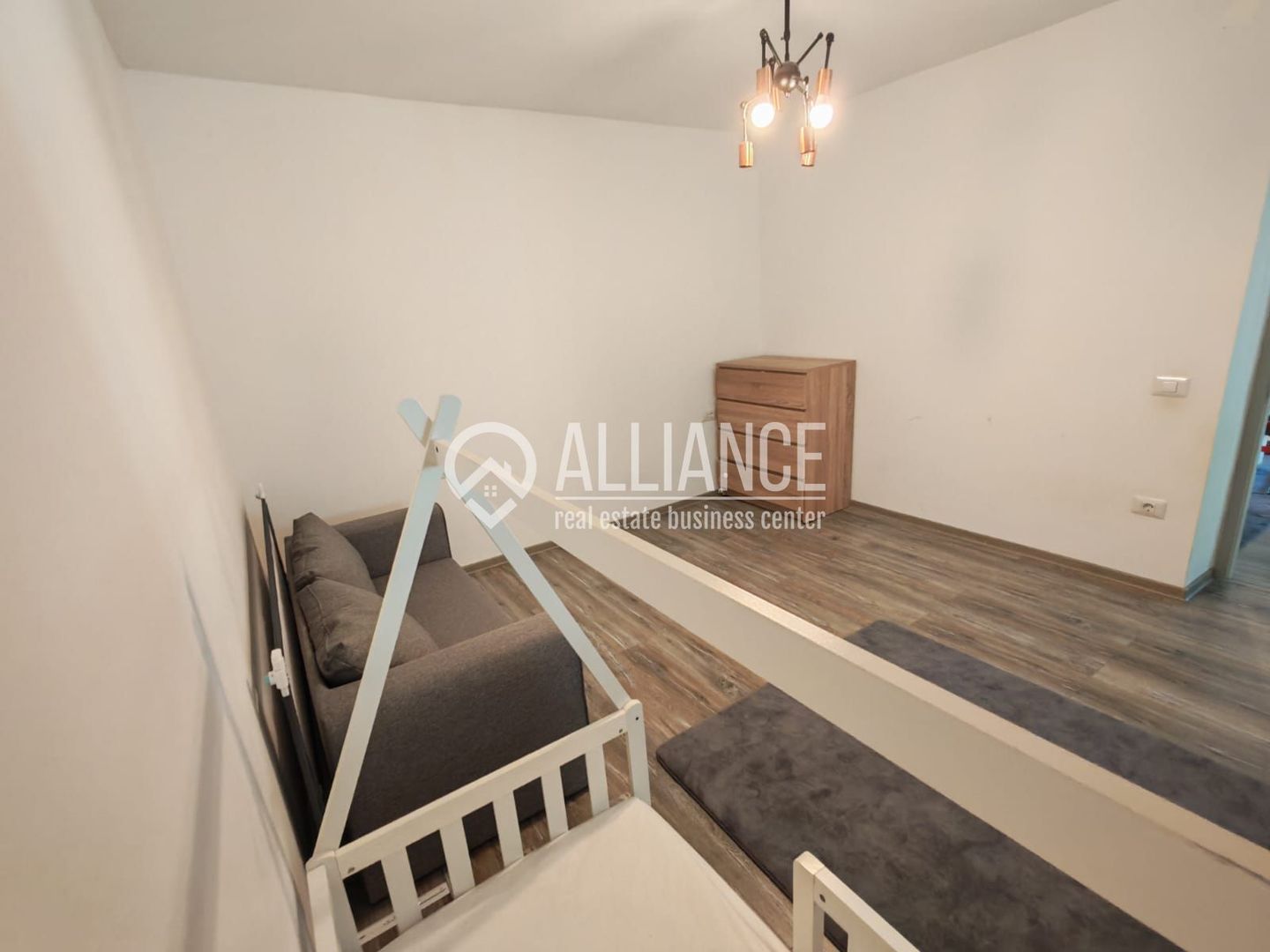 OVIDIU (Cod 01) Casa eleganta complet mobilata „la cheie” - Poză 10