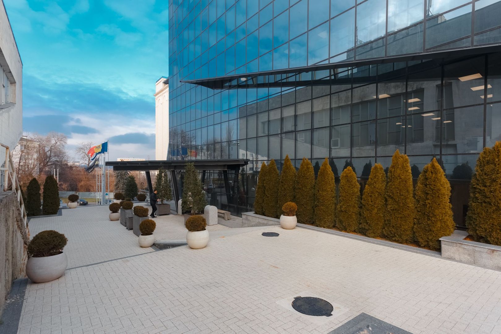 Spațiu Comercial. Business Centrul ROYAL TOWER - Poză 13