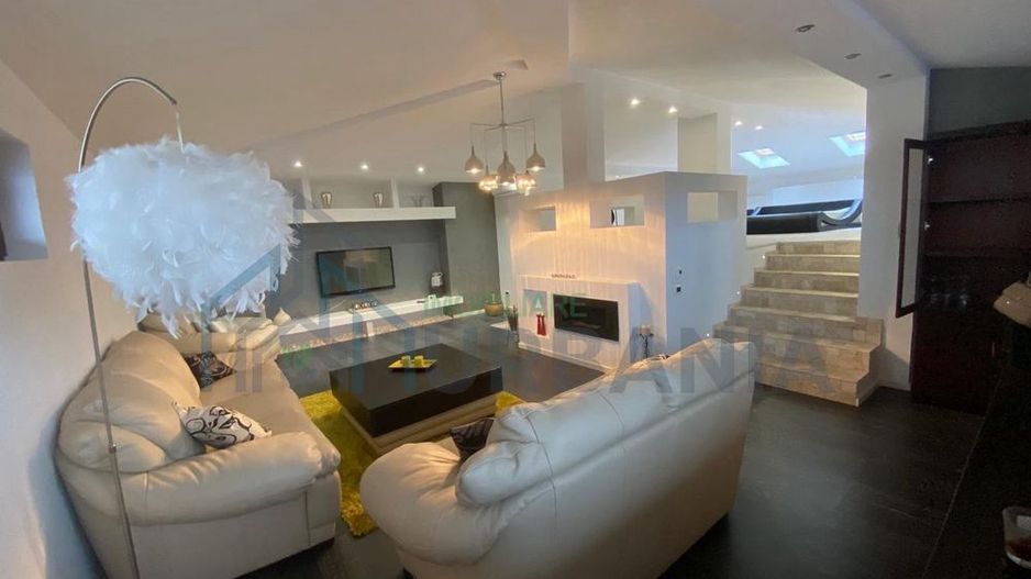 Apartament tip penthouse 3 niveluri Valea Lupului de inchiriat - Poză 1
