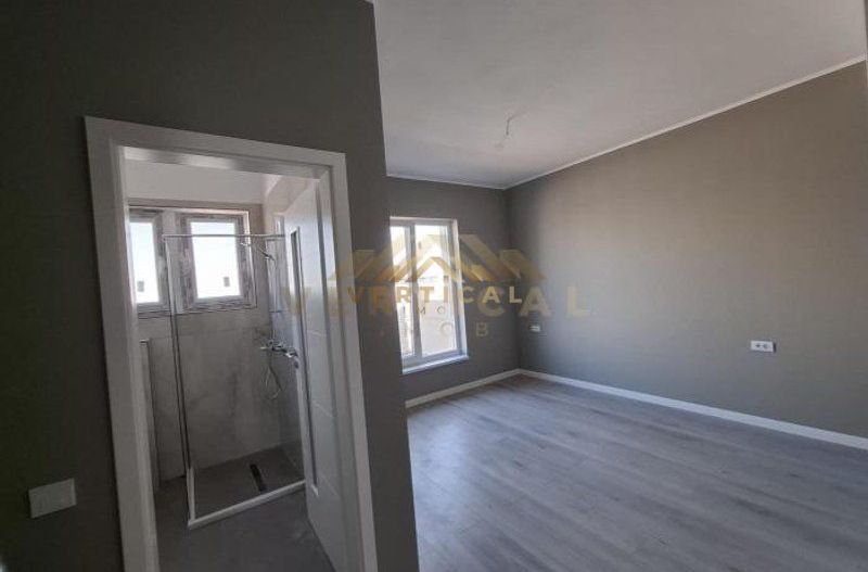 PROMOTIE!!! Casa de vanzare la 3 min de bld principal - Poză 8