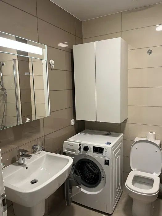 Inchiriere 21 Residence apartament 2 camere cu parcare subterana - Poză 4
