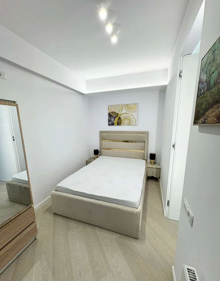 Închiriez apartament 2 camere – Complex Cortina North, București - Poză 8