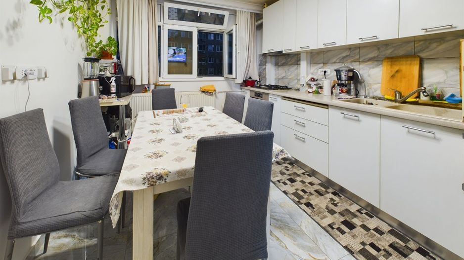 Apartament 3 camere luminos și renovat în zona Apusului - Poză 16