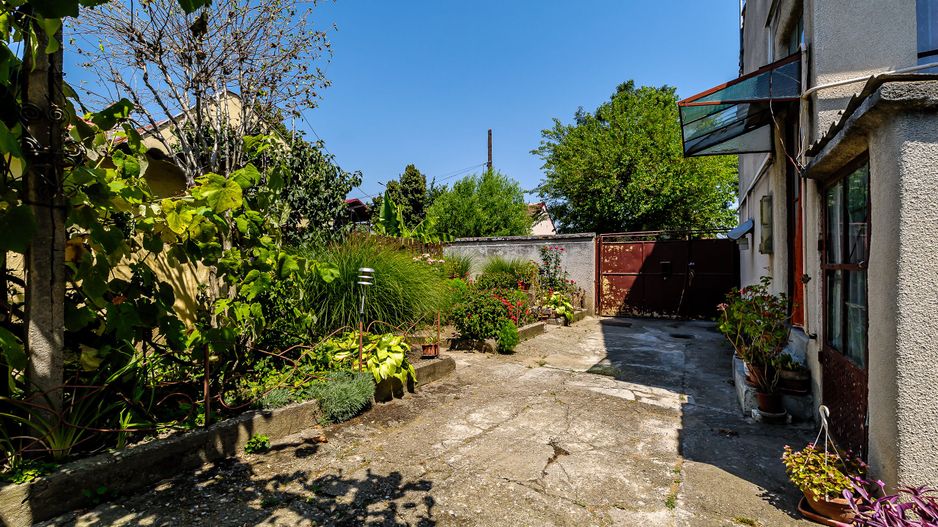 PRET NOU!!! Casa in Parneava - Poză 9