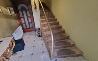 Vila zona Sub Arini!! - Poză 1