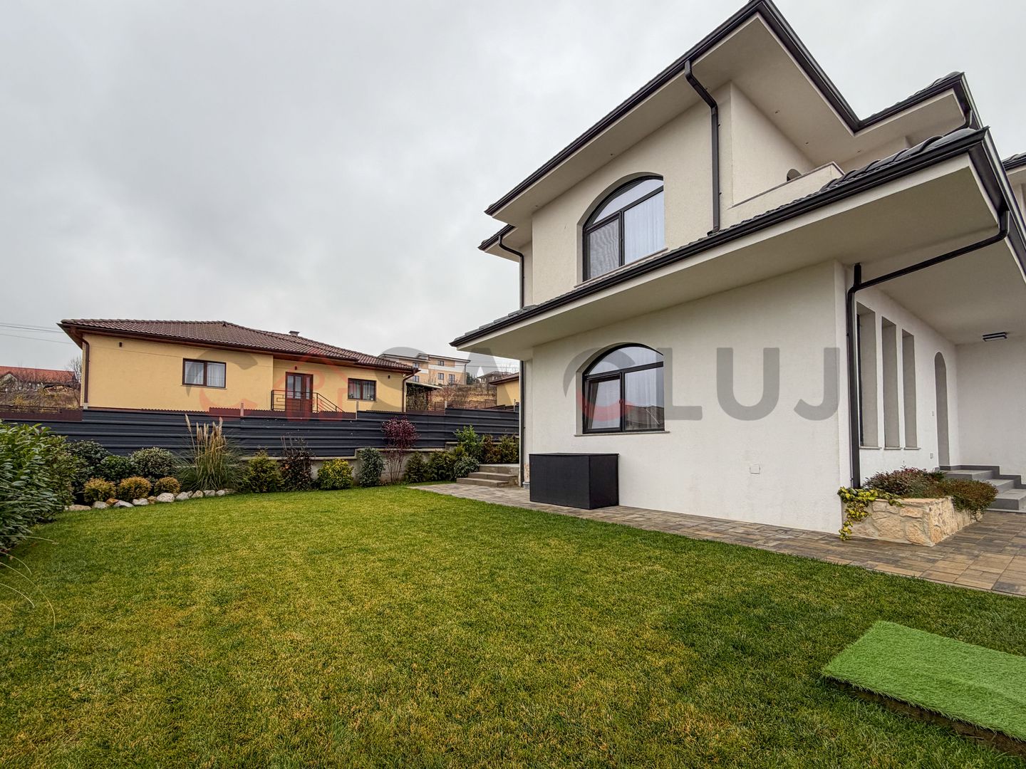 Casa individuala cu teren de 400 mp, Dezmir - Poză 1