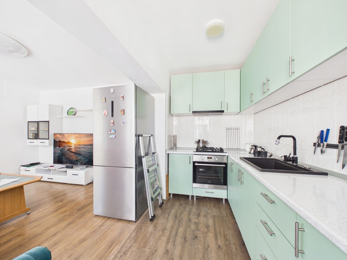 Casa cu 8 camere de vanzare | rezidential si comercial | Nerva Traian - Poză 3