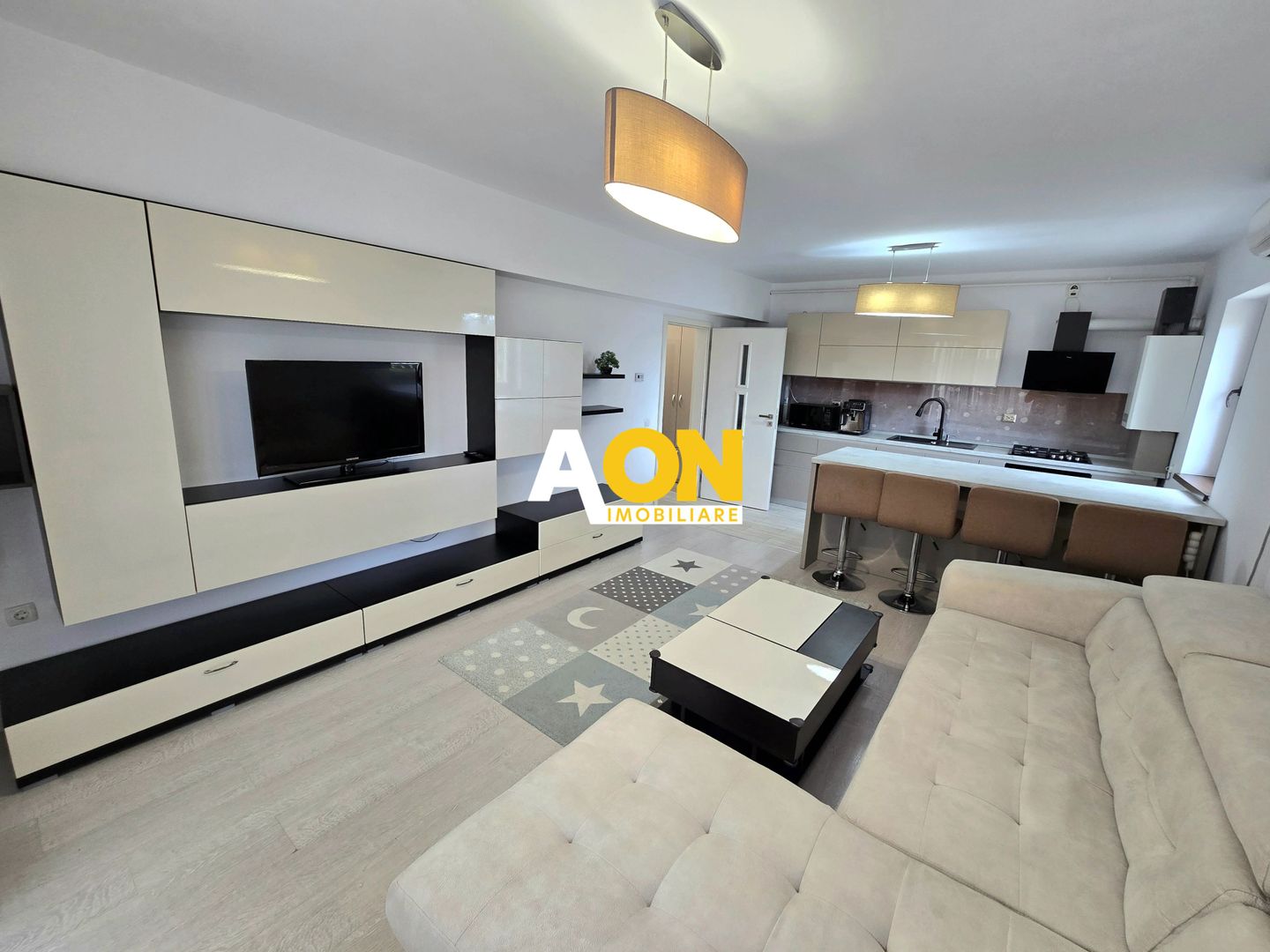 Apartament cu 3 Camere, Bloc Nou, Etaj 1, Zonă Ultracentrală - Poză 1