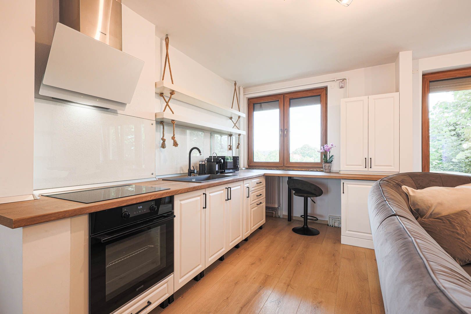 REZERVAT! 95.000 € – lux, liniște și natură, B-dul Revoluției–Podgoria - Poză 4