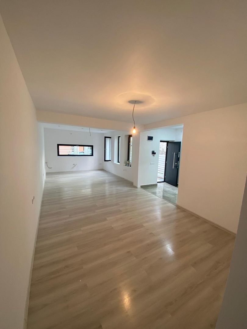 Casa noua în Giulesti de închiriat - curte 220mp - Poză 9