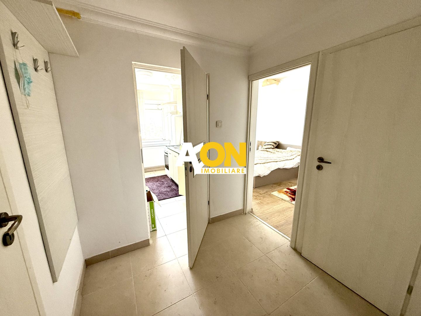 De vanzare apartament 2 camere, vedere superba Cetatea Alba Carolina - Poză 9