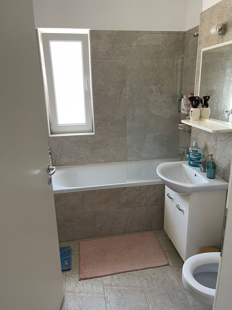 Apartament cu 2 camere si 2 locuri de parcare - Poză 9