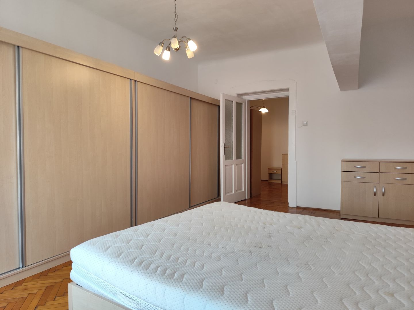 Inchiriere apart. 4 cam. Ultracentral, pe str. Iosif Vulcan, Oradea - Poză 11