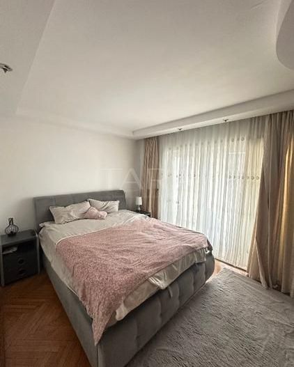 Apartament cu 3 camere, mobilat modern, 2 balcoane și parcare. - Poză 4