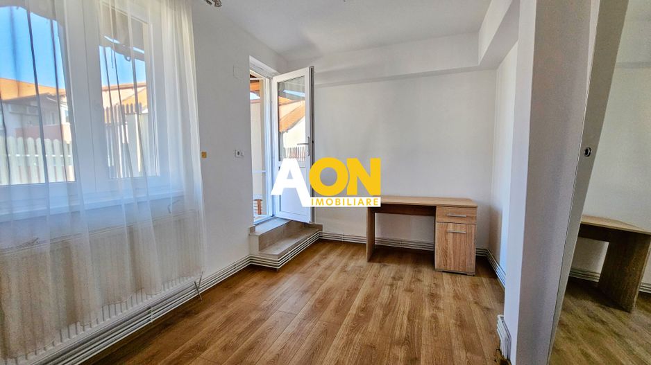 Penthouse ultracentral pe două niveluri, panouri solare, terasă, boxă - Poză 11