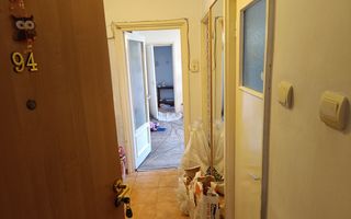 Apartament 3 camere-potential renovare,langa scoala si parc - Poză 2