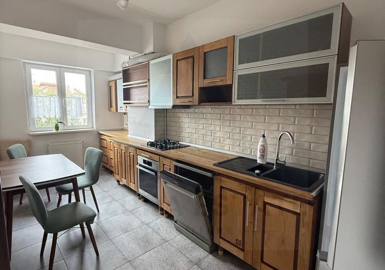 Apartament 3 camere 77mp Etaj 1 balcon 8 mp Bulevardul Mihai Viteazu - Poză 2