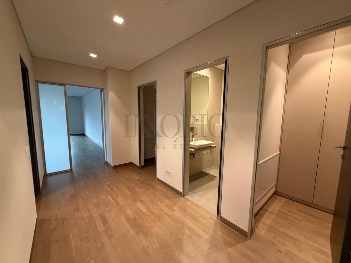 APARTAMENT PREMIUM CU 4 CAMERE ÎN PRIMĂVERII – ELEGANȚĂ si CONFORT - Poză 16