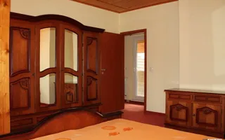 Casa de inchiriat in zona Lipovei - Pomiculturii. Curte comuna, ctr. Anaf. - Poză 12