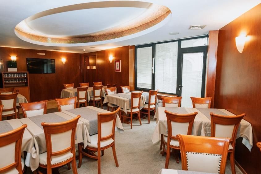 Restaurant de închiriat- Piața Romană - Poză 1