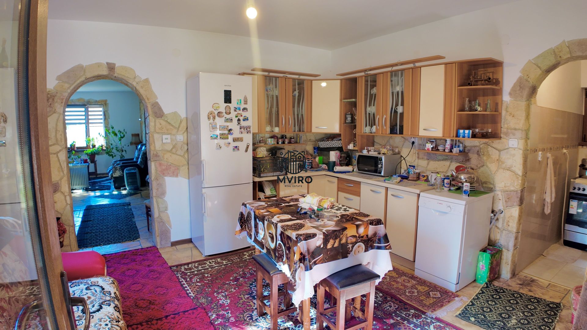 Casa de vanzare in Targoviste - 5 camere, 2 garaje, teren generos - Poză 11