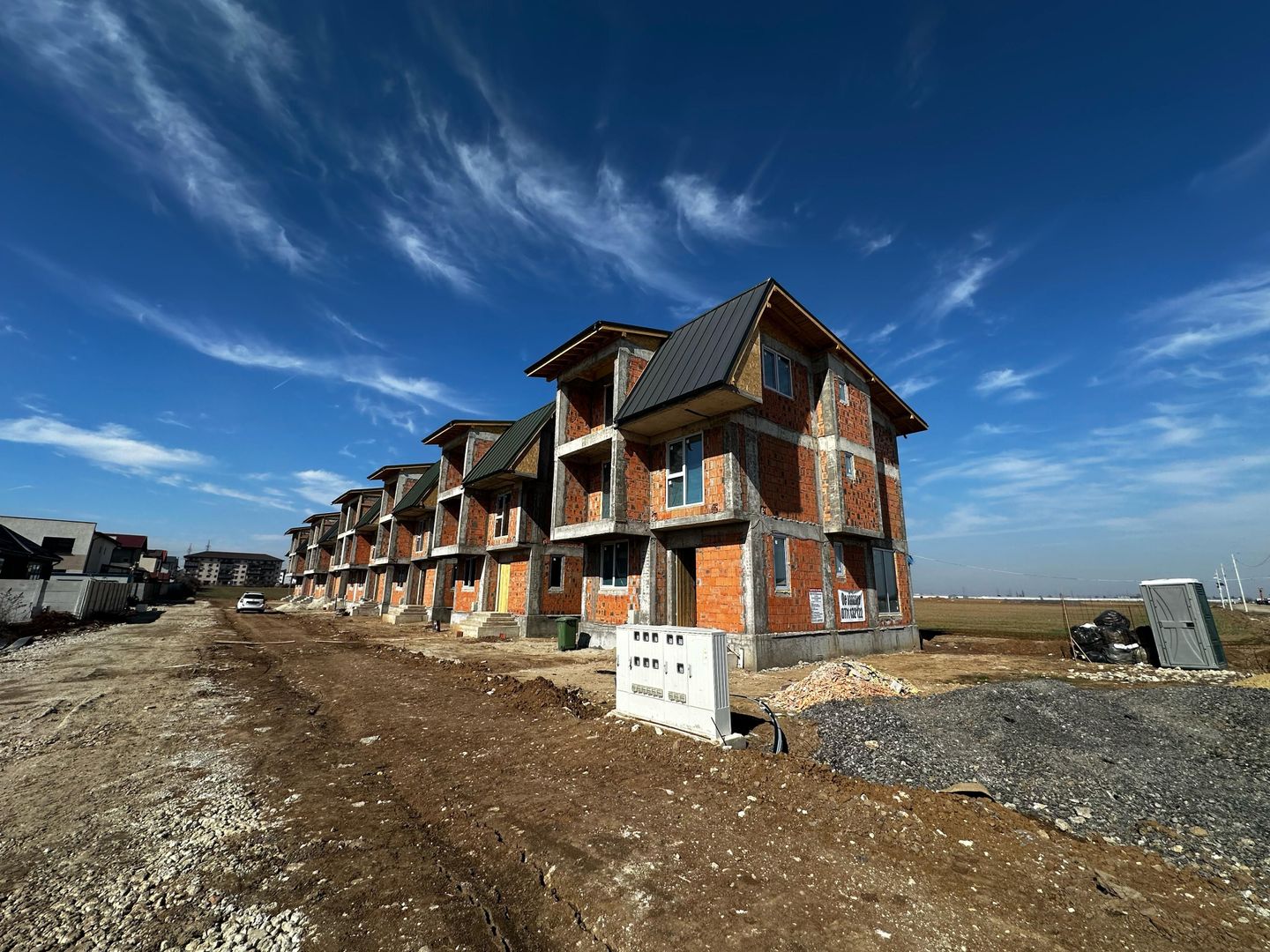 CASA TIP DUPLEX, TOATE UTILITATILE, PREDARE LA CHEIE, COMISION 0% - Poză 1