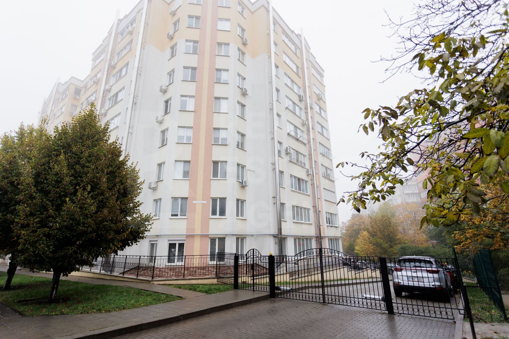 Vânzare 3 dormitoare separate, living generos și debara la etaj CADOU - Poză 1