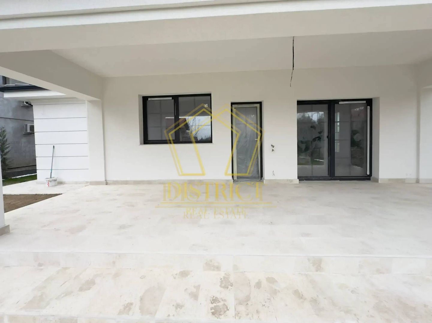 Casa superba cu 5 camere si garaj | Dumbravita - Poză 1