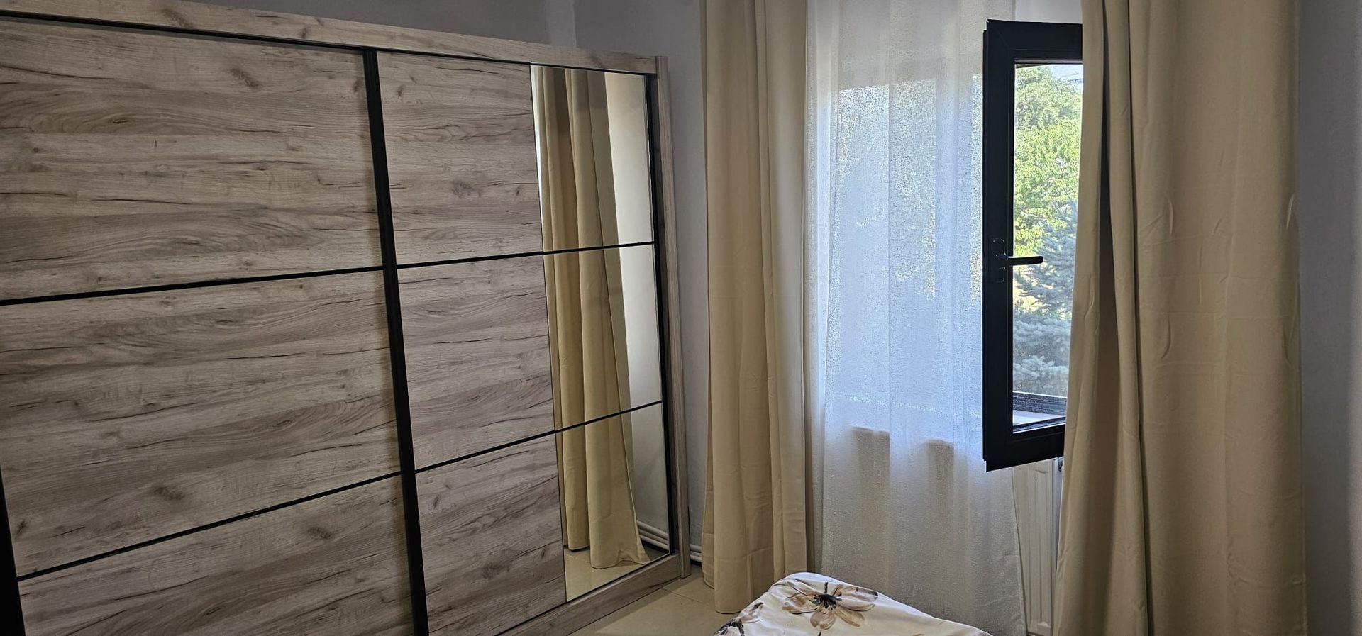 Apartament cu 3 camere, 102 mp, parter, mobilat  - zona Gara - Centru - Poză 4