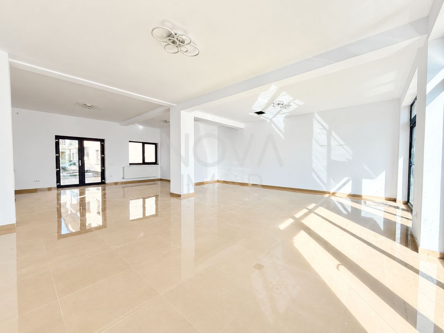 Spatiu comercial, open space - Doamna Stanca - Poză 1