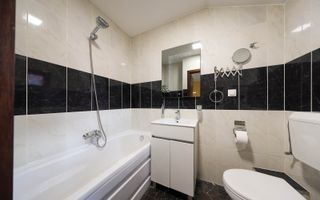 Casă deosebită de vânzare în centrul Brașovului - Poză 43