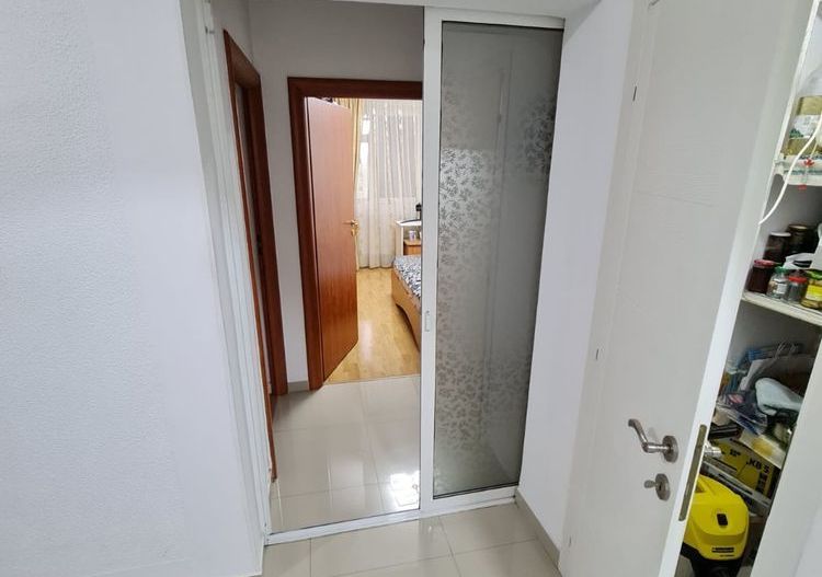 Inchiriez apartament 3 camere-Rahova-loc de parcare - Poză 7