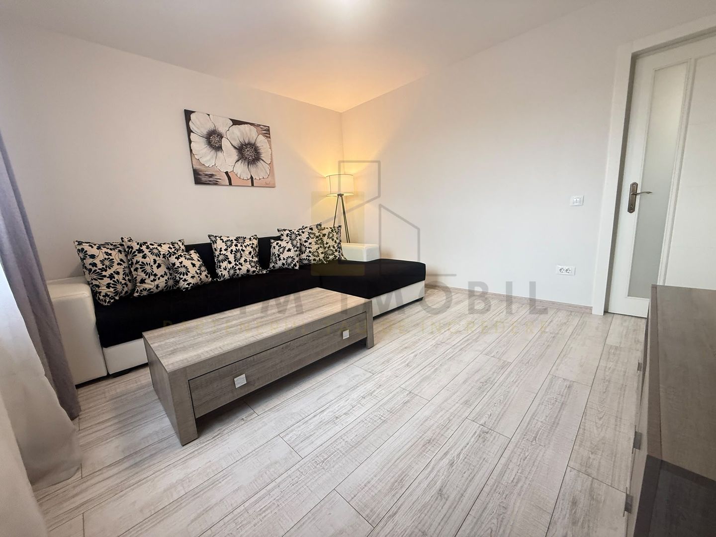 Apartament 2 camere, Hala Centrala, etaj 8, vedere panoramica, renovat - Poză 1