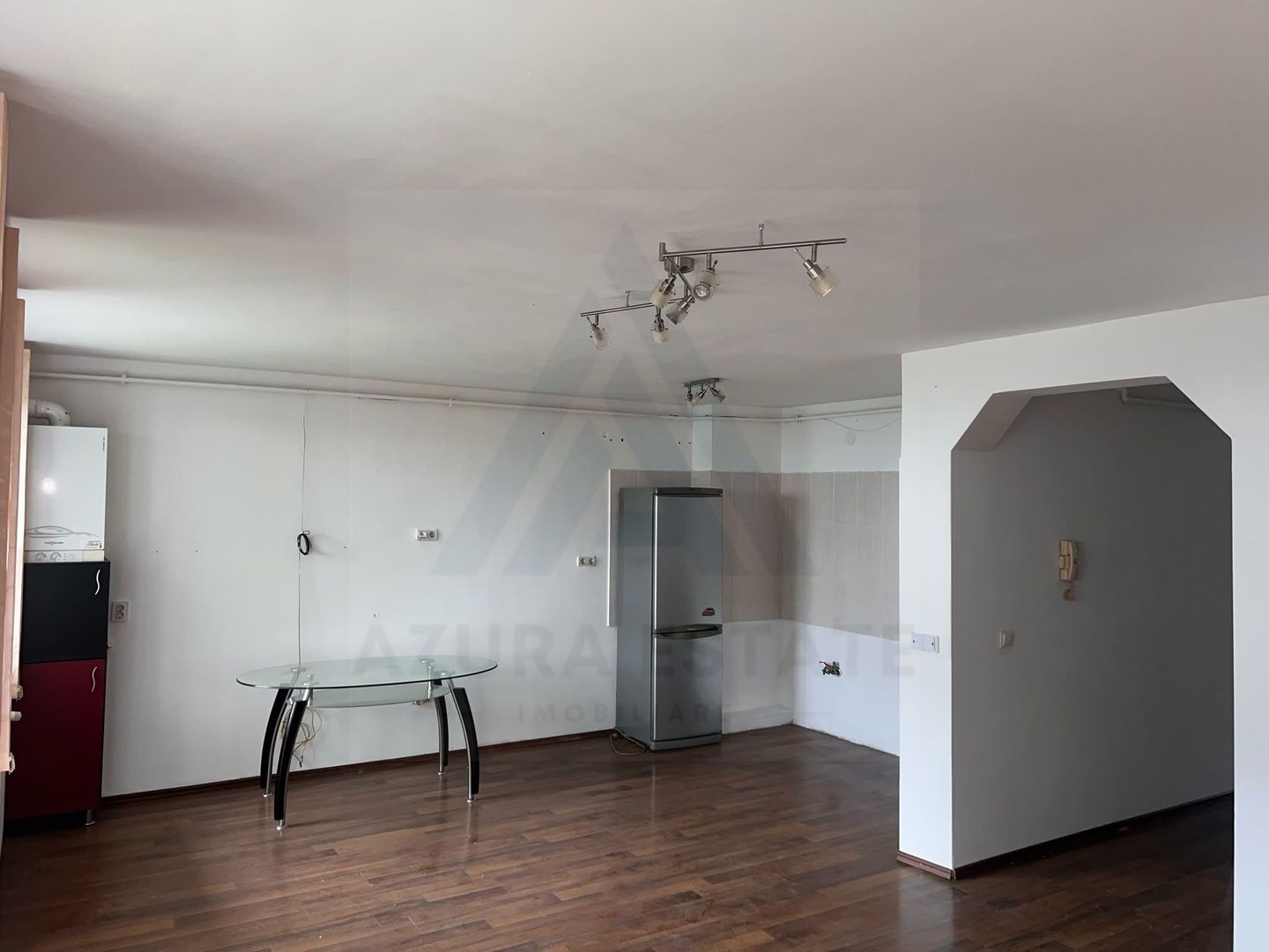 Casă cu 4 camere, curte proprie și 2 balcoane – Șelimbăr - Poză 1