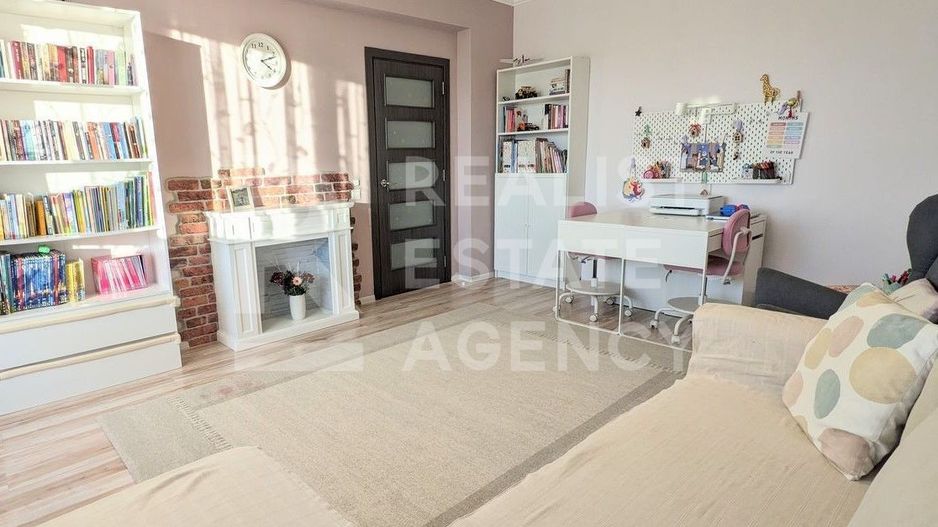 Vânzare, apartament cu 3 camere în zona Militari Residence - Poză 2