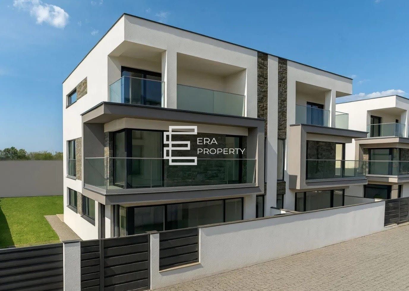 Casă cu Design Mediteranean în Selimbar – Strada Triajului - Poză 1